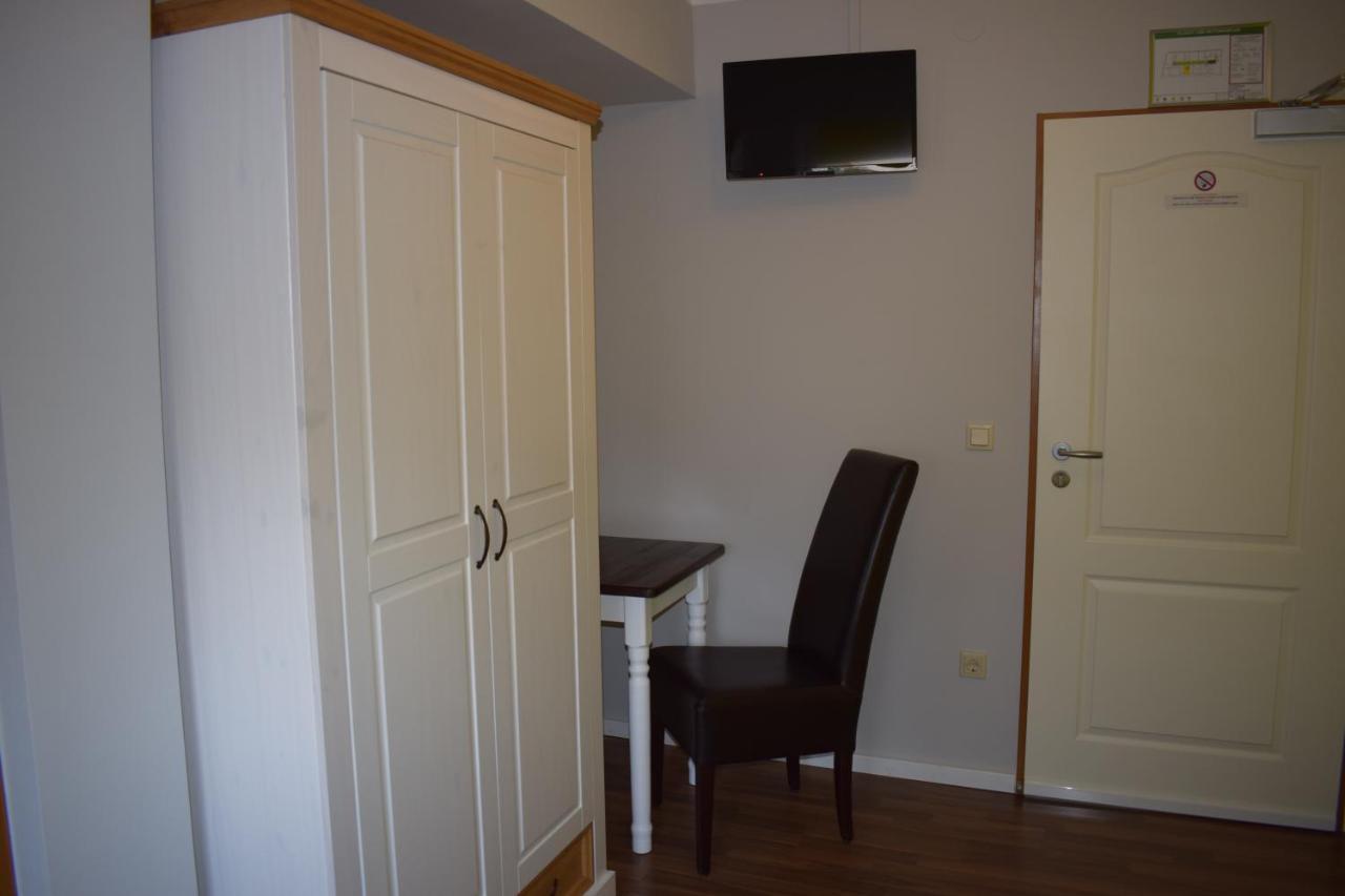 Gast-Und Weinhaus Zwiebelturm Kerken Extérieur photo