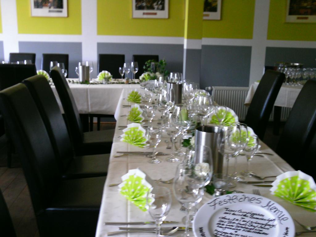 Gast-Und Weinhaus Zwiebelturm Kerken Extérieur photo