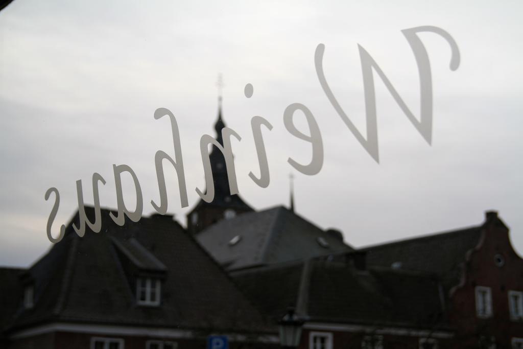 Gast-Und Weinhaus Zwiebelturm Kerken Extérieur photo