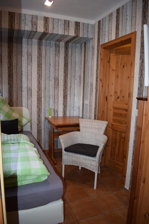 Gast-Und Weinhaus Zwiebelturm Kerken Extérieur photo